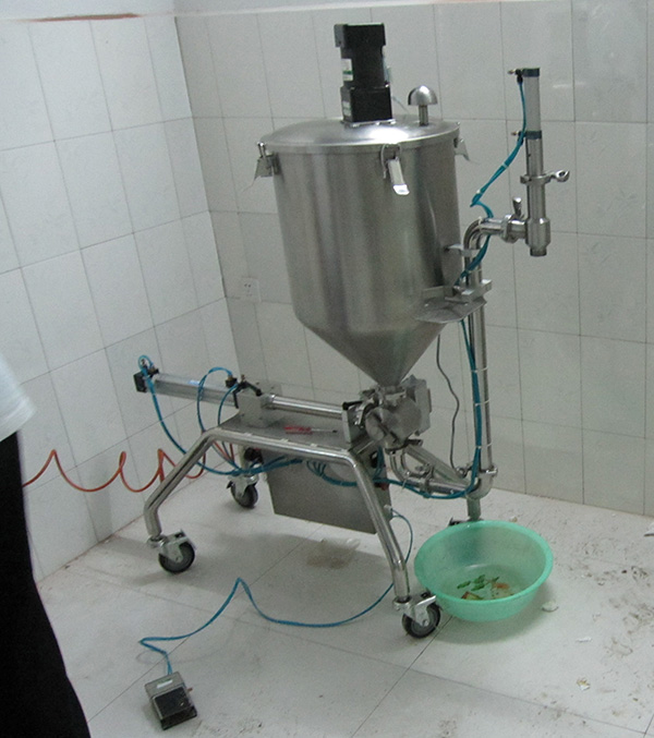 304�������ӽ��Ϲ�װ���߽����Ƹ�ï���ζƷ(ͼ1)