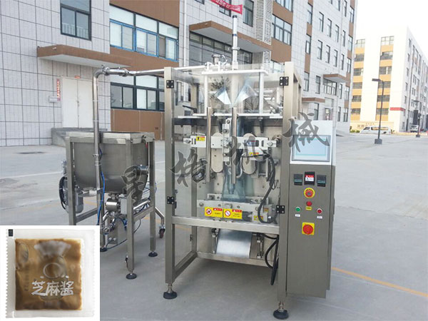 多功效酱料包装机在酱料市场的应用(图1) 多功效酱料包装机在酱料市场的应用(图1)