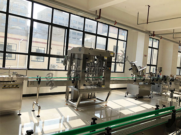 ���ؽ��Ϲ�װ�����߳���װ���г��ۼ�(ͼ1)