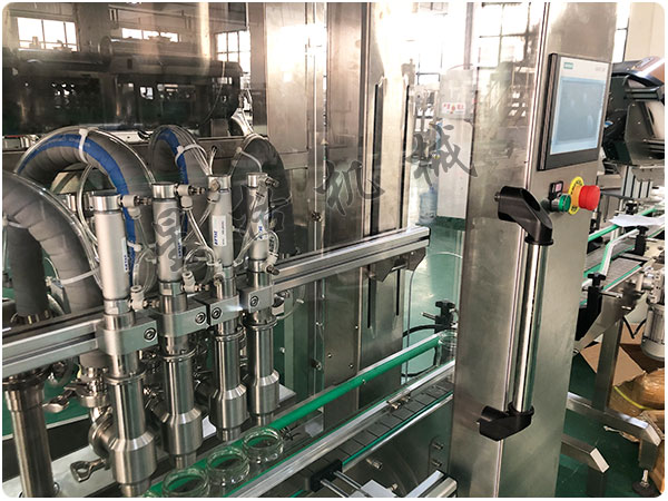 蒜蓉酱自动灌装生产线需要人工装瓶吗(图2) 蒜蓉酱自动灌装生产线需要人工装瓶吗(图2)