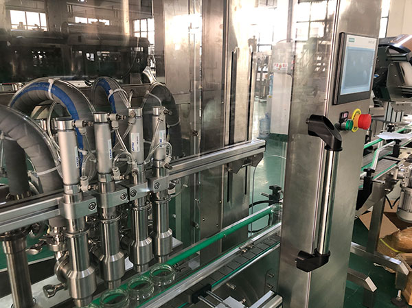 番茄酱料灌装生产线功效先容(图3) 番茄酱料灌装生产线功效先容(图3)