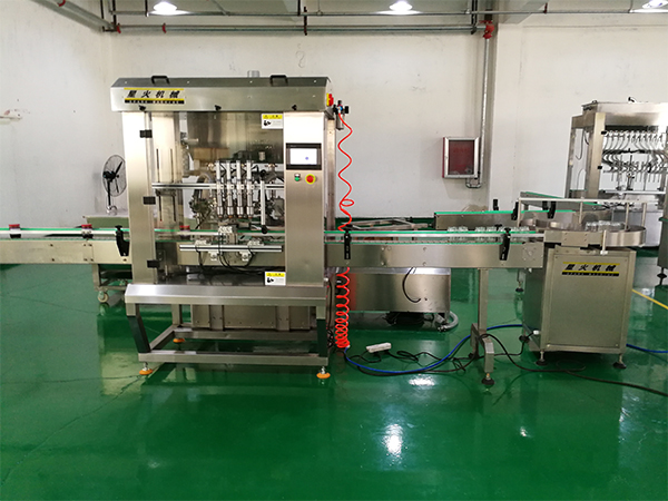 辣椒酱定量灌装机自动化加速生产效率(图1) 辣椒酱定量灌装机自动化加速生产效率(图1)