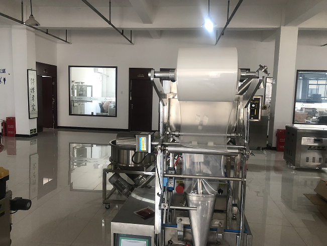 À±½·ÓÍʳÎï°ü×°»ú-È«×Ô¶¯À±½·ÓÍÉú²úÏß×°±¸ÈËÐÔ»¯Ð§ÀÍ(ͼ1) À±½·ÓÍʳÎï°ü×°»ú-È«×Ô¶¯À±½·ÓÍÉú²úÏß×°±¸ÈËÐÔ»¯Ð§ÀÍ(ͼ1)