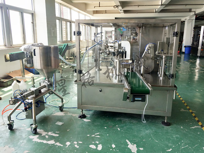 全自动调味品包装生产线+酱料包装生产线(图2) 全自动调味品包装生产线+酱料包装生产线(图2)